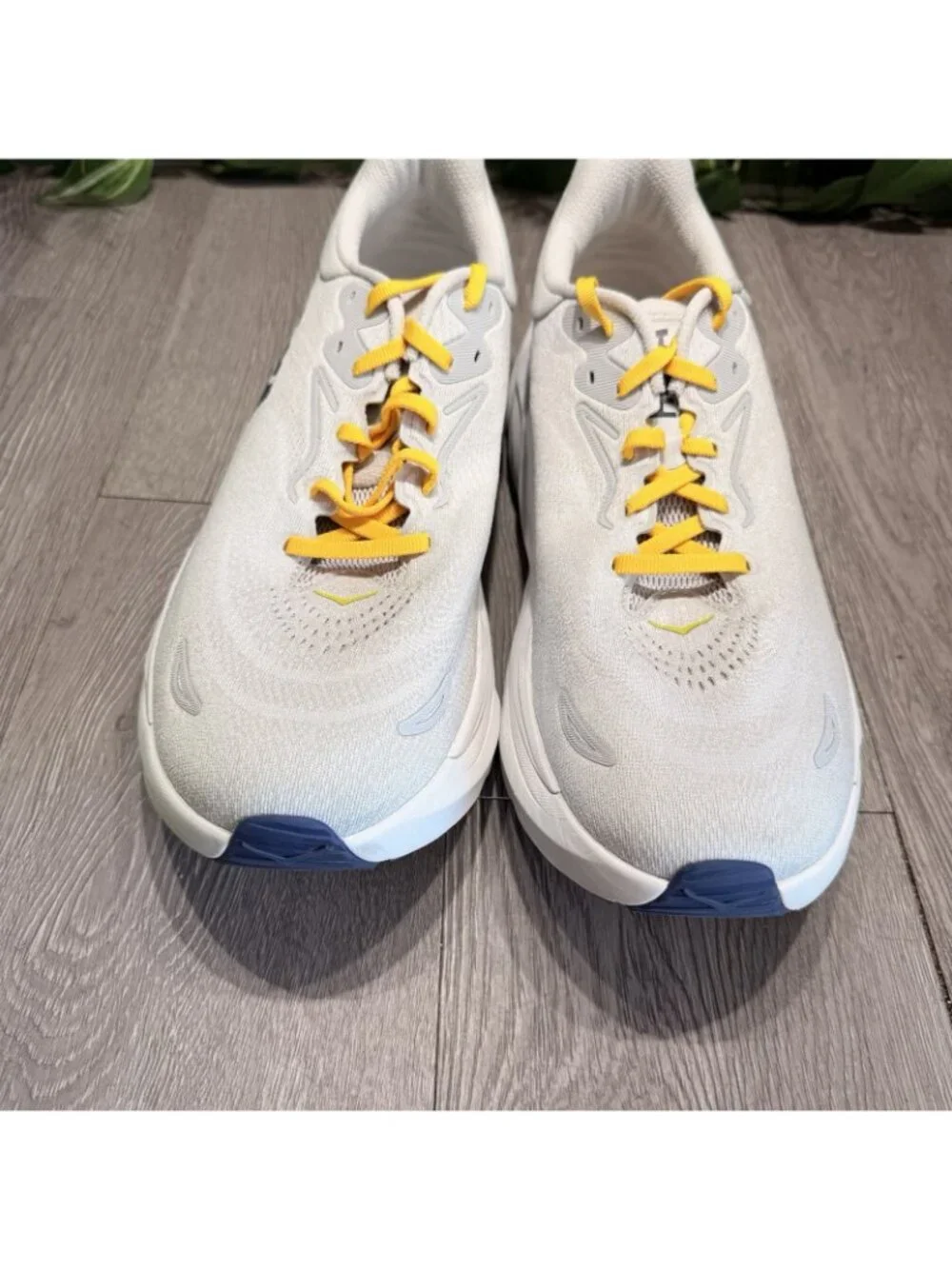 Hoka One One Arahi 8 Men's Size 10.5 D Stardust Cosmic Grey Yellow 1168690 SSTC